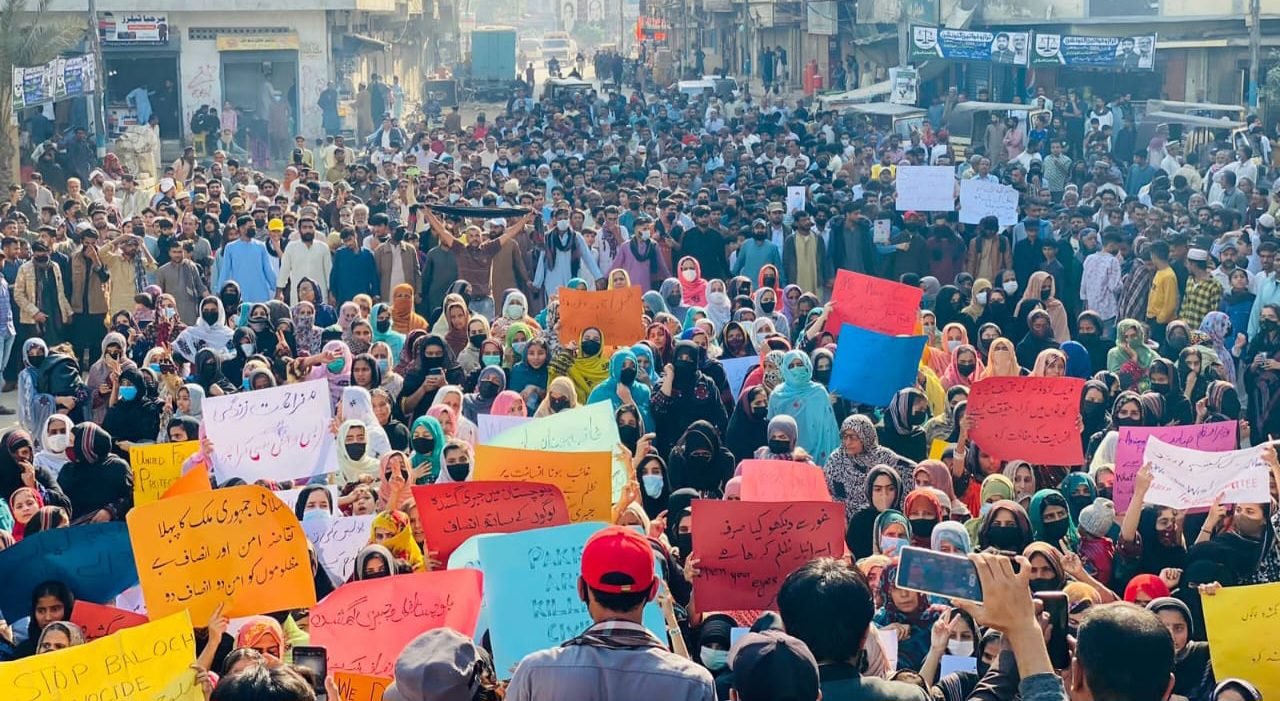 کراچی: بی وائی سی ءِ زھرشانی روانک میران ناکہ ءَ پولیس ءَ داشتگ