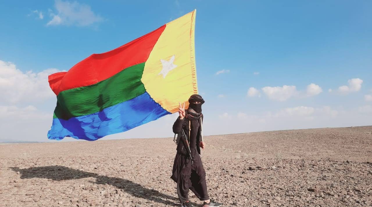 تُمپ اُرش ءَ دُژمن ءِ یک کارمندے مُرتگ ءُ یکے ٹپی بیتگ، سولر سسٹم تباہ کُرتگ۔ بی ایل ایپ