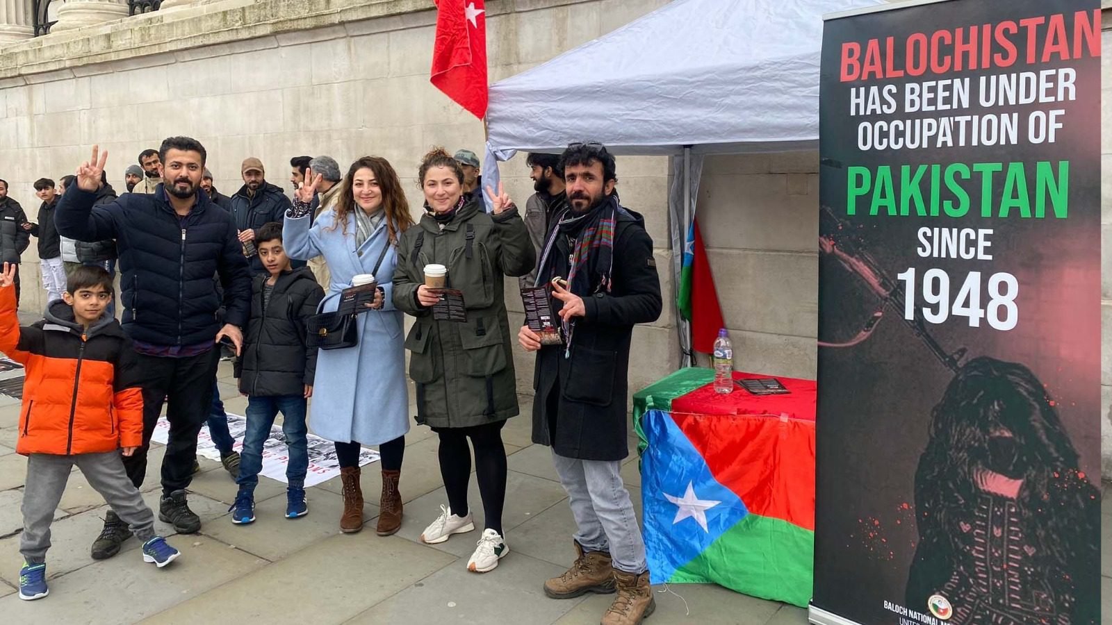 پاکستانی زورگری ءِ بگیری ءَ بی این ایم ءِ لندن باوست آسر ، دیم ءِ پدانک ءَ مانچسٹر ءُ لیڈز ءَ باوست ھلائینگ بیت