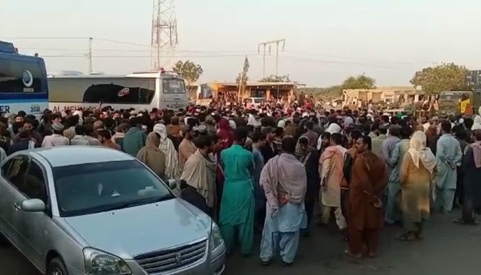 وندر: پاکستانی لشکر ءِ زوراکیانی بگیری ءَ مردماں زھرشانی کرتگ