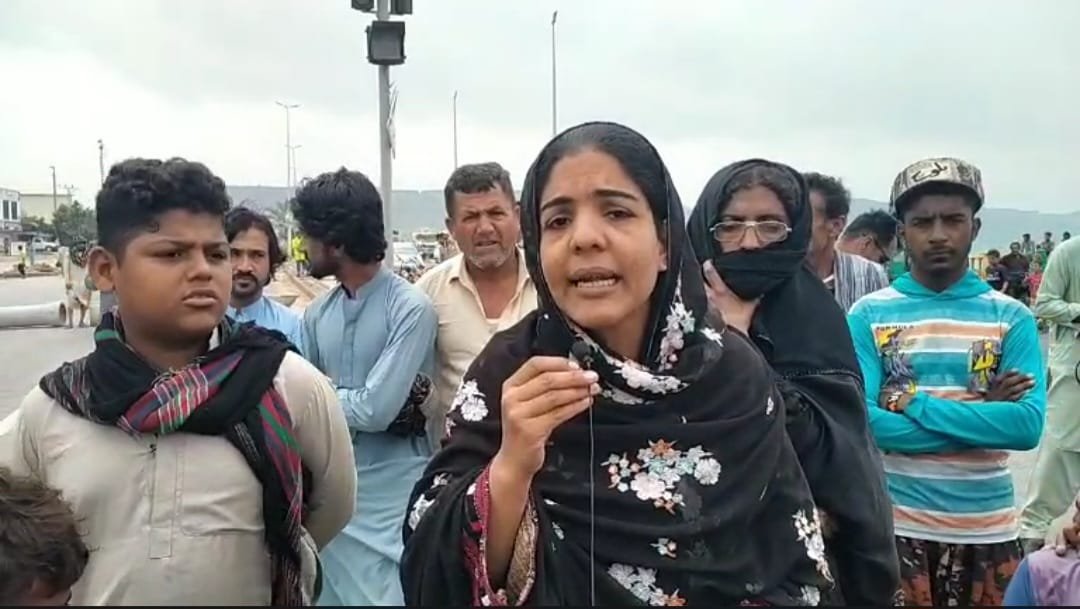 گوادر: ھار آماچیں مردمانی سرکار ءِ کمک نہ کنگ ءِ بگیری ءَ زھرشانی