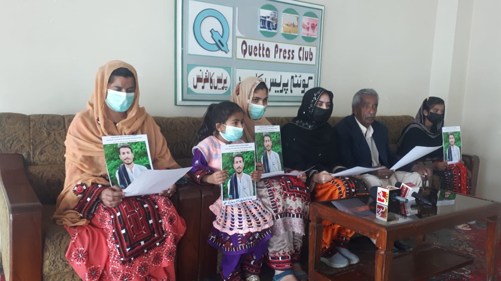 ھدا داد ءِ آجوئی ءَ دلجمی دیگ بہ بیت، گوں مردماں کمک ءِ لوٹ ءَ کن ایں۔  شال پریس کانپریس