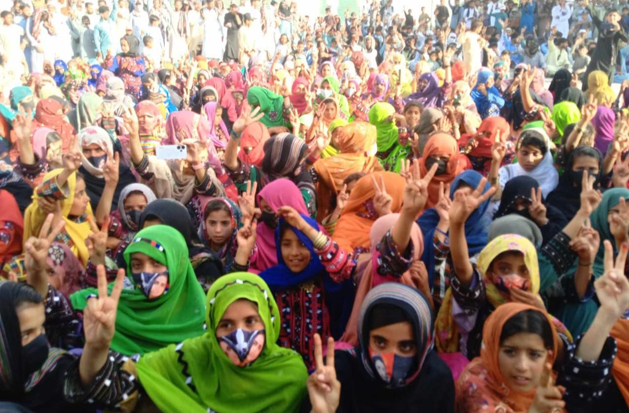 بی وائی سی ءِ نیمگ ءَ آئید ءِ روچ ءَ بلوچ چکچینی ءِ بگیری ءَ جتائیں ھند ءُ دمگاں زھرشانی