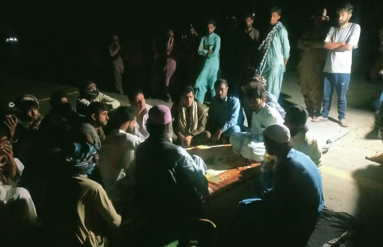 دانکہ مئے زھگ یل کنگ نہ بوتگ مئے زھرشانی نندانک برجاہ بیت۔ شاپک زھرشانی نندانک