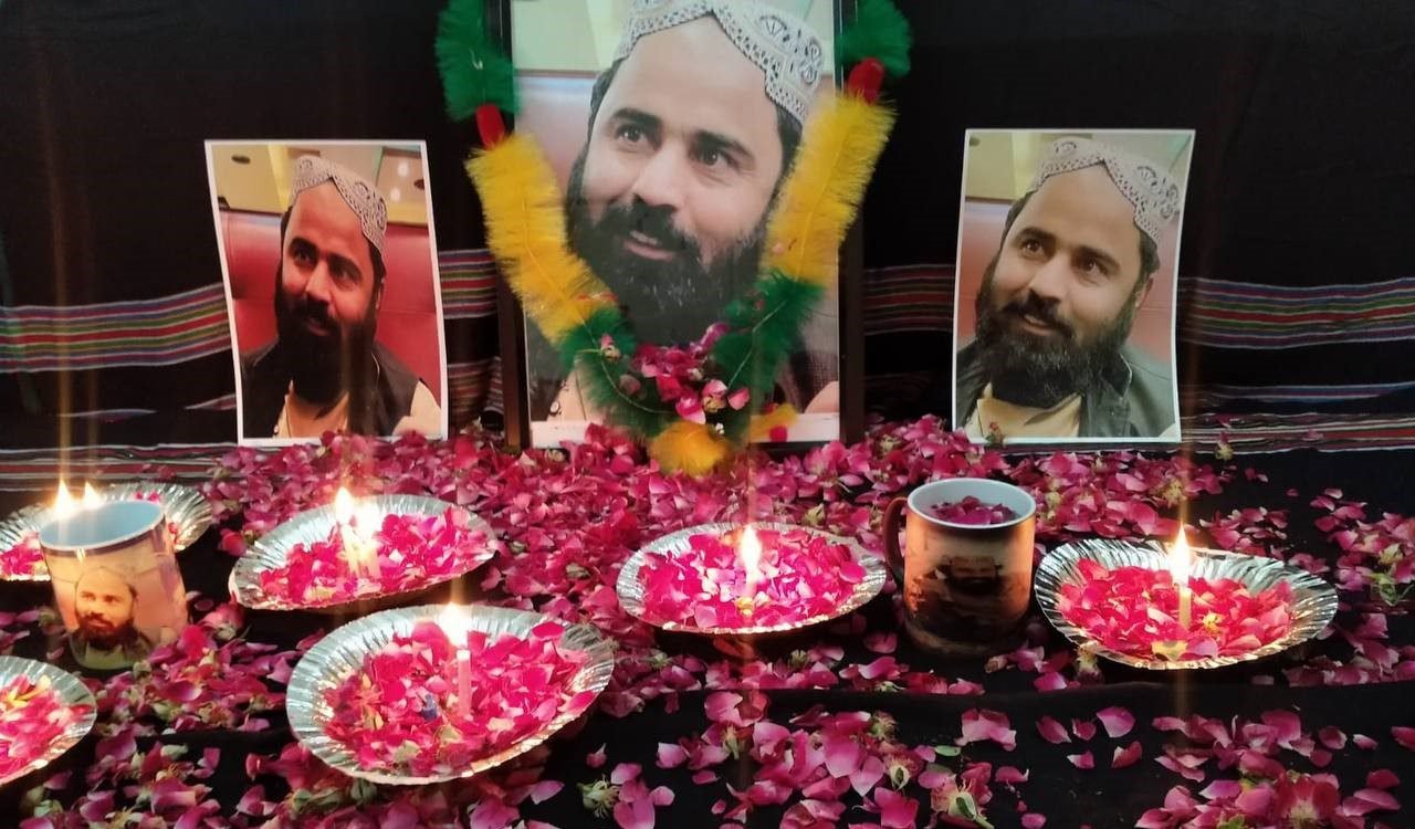 شھید کماندار ملا ابراھیم ءِاولی سالروچ ءِ درگت ءَ کھول ءَ دیوانے برجم داشتگ