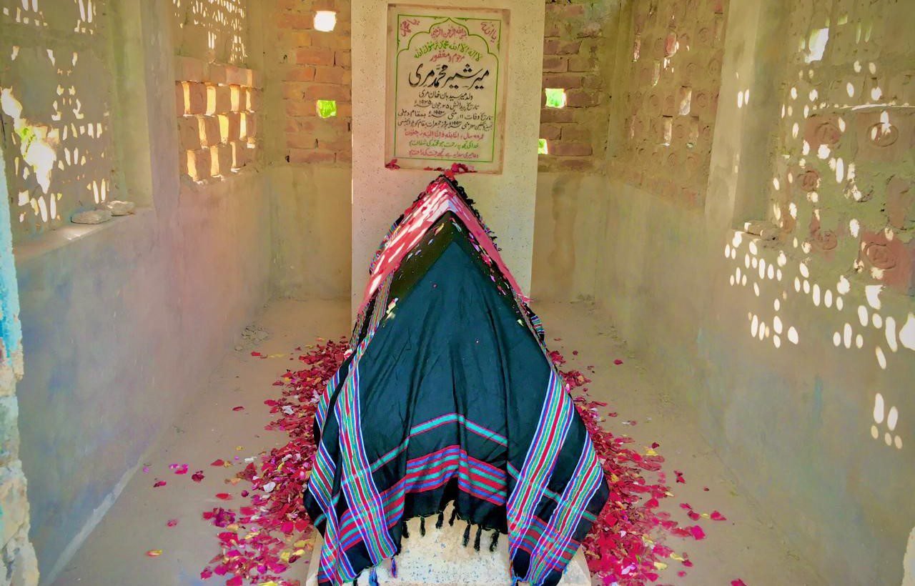 کوھلو ءَ نمیرانیں کماندار جنرل شیر مھمد مری ءِ سی ءُ یکمی سالروچ برجم دارگ بوتگ