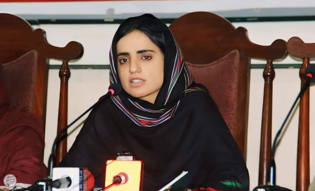 بلوچ ءَ  وتی دریا ءُ مڈی وت پھریزگی اَنت ءُ ایشی راہ  راجی گھگیری اِنت۔  ڈاکٹر ماہ رنگ