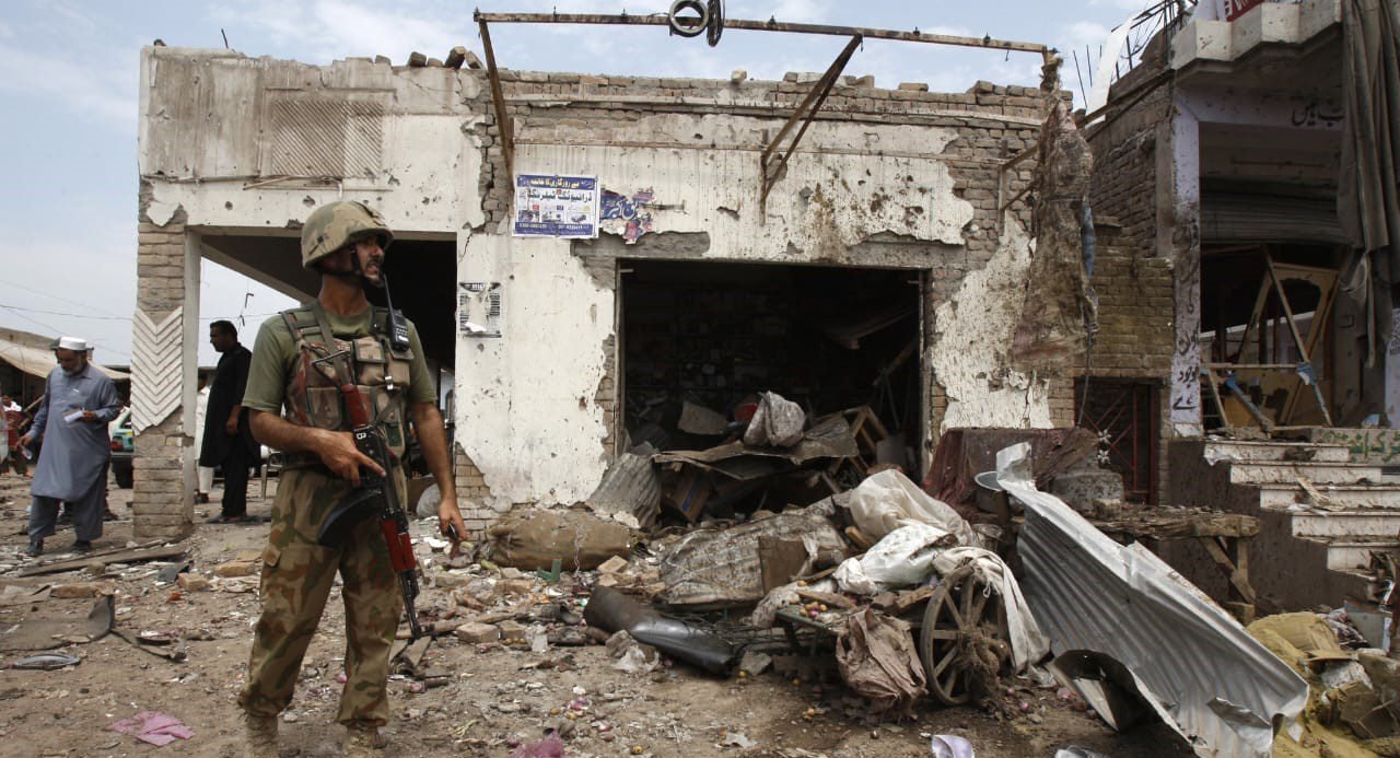 ھیرپکتونواہ ءَ پاکستانی لشکر ءِ سر ءَ ارشے ءَ پاکستانی لشکر ءِ پنچ کارمند مرتگ