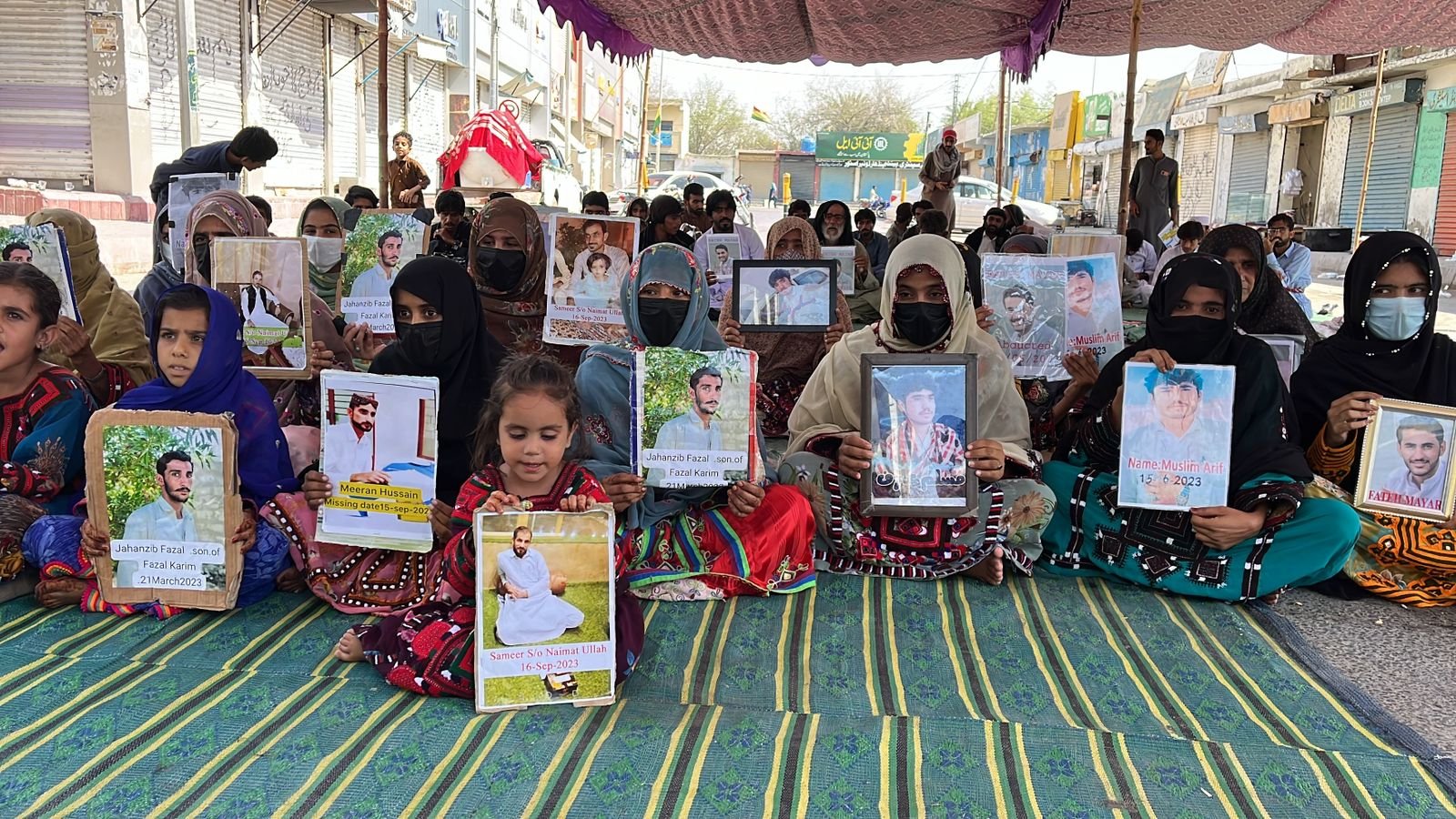 زوربیگواھیں مردمانی کھولانی زھرشانی نندانک شھید پدا اھمد چاراہ ءَ برجاہ اِنت