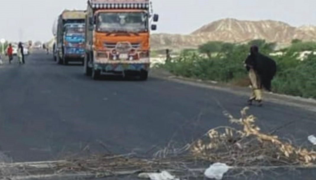 پسنی ءَ لین نیست مردماں زھرشانی کرتگ