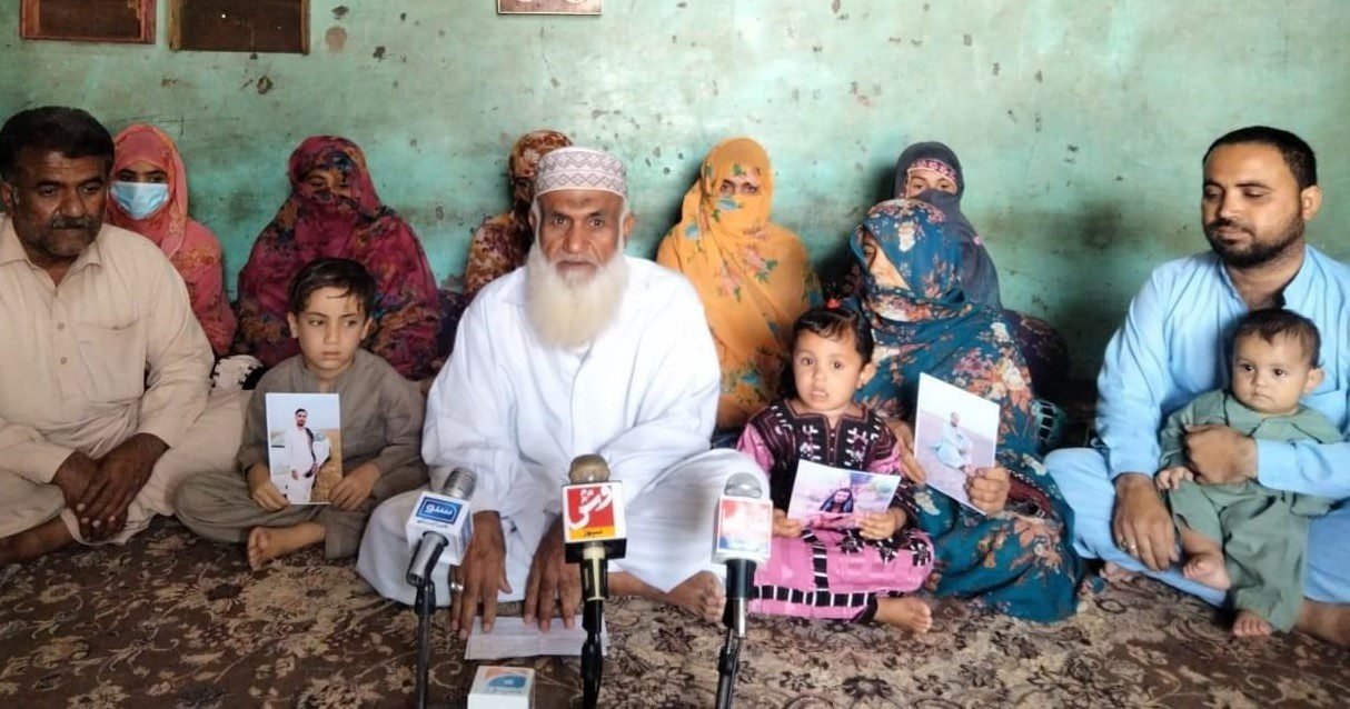 زاھد ھسین ءِ سر ءَ چونیں بھتامے ھست گڑا آمیدگس ءَ پیش کنگ بہ بیت۔  کھول