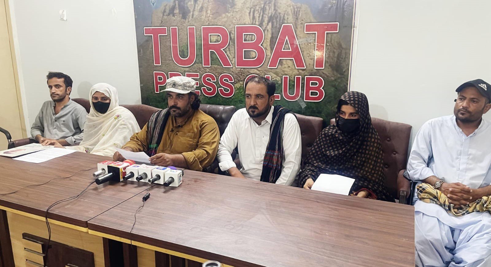  بلوچ راج  انیسہ ءُ آئی کھولءِ گونءَ پہ انساپ  ءَ توار چست بہ کنت۔ تربت پریس کانپریس