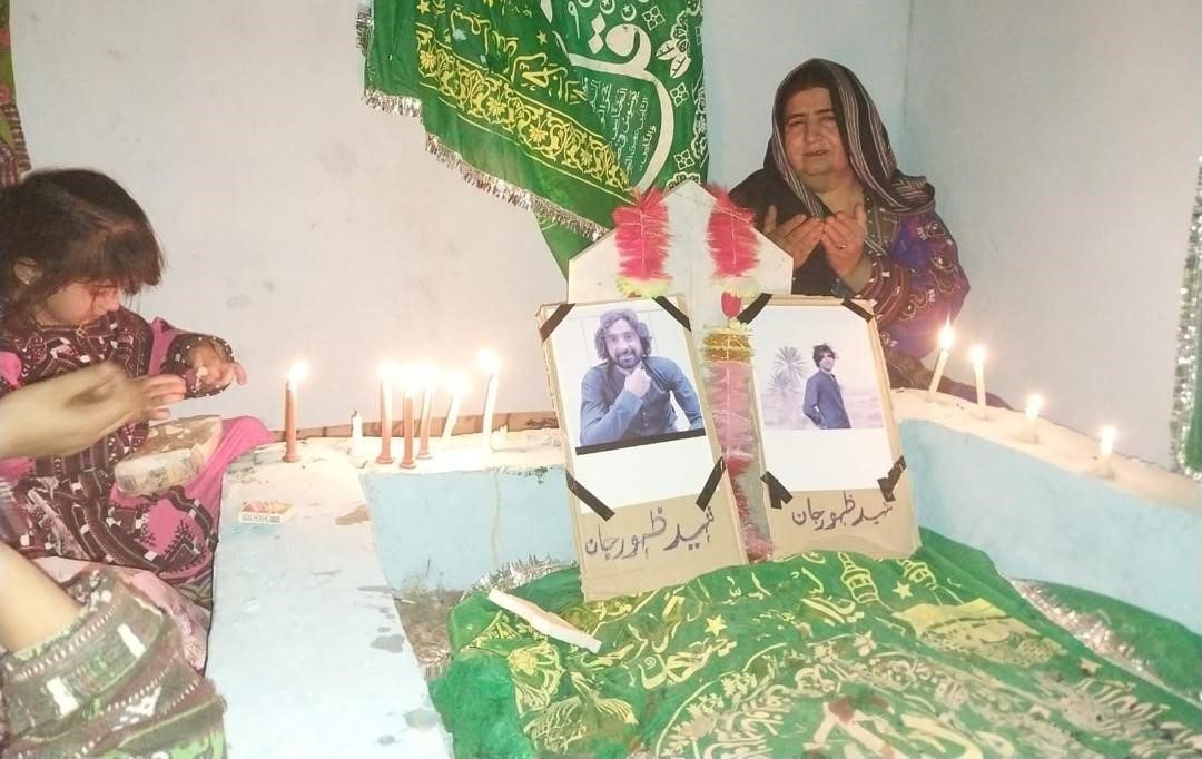 شھید زھور پنام بالی ءِ گڈی وابجاہ ءَ کرآن وانگ ءُ ڈیوا بالینگ بوتگ