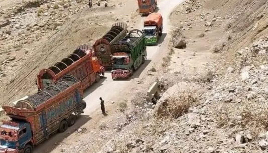 ھرنائی ءَ اشکر بروکیں گاڑیانی سر ءَ ارش ءَڈرائیوارنی ٹپی بوگ ءِ بگیری ءَ زھرشانی کنگ بوتگ