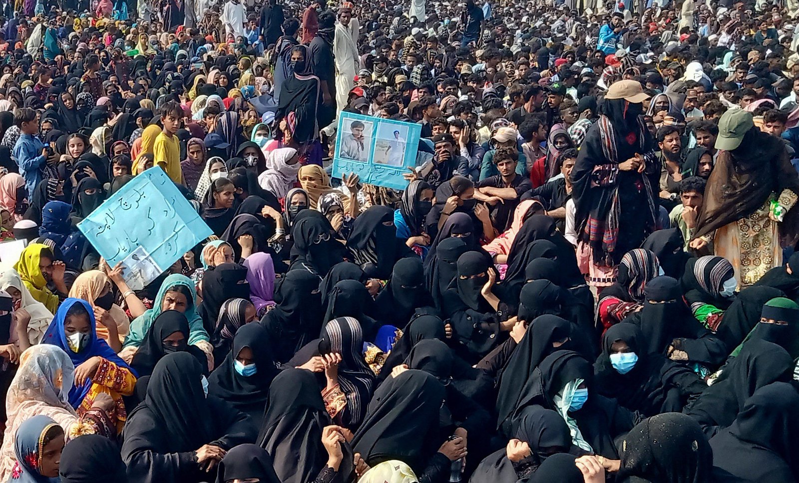 بلوچ راجی مچی ءِ سر ءَ ارش ءِ بگیری ءَ باندا چھبار ءَ زھرشانی کنگ بیت