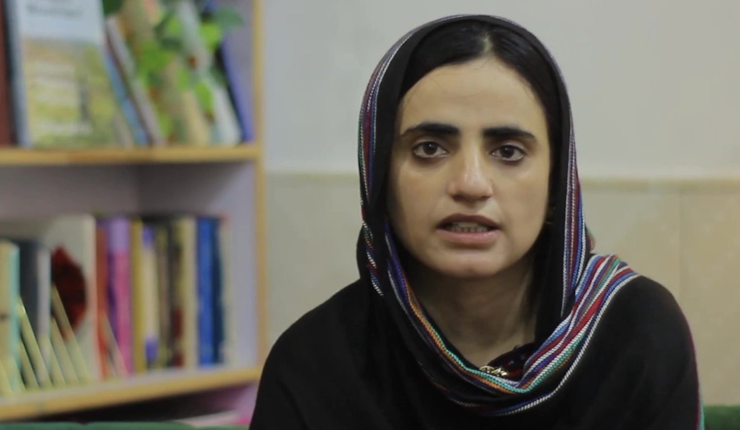 من گریشگ ءَ ریاستی لشکر ءِ ￵زورکیاں گوں ترندیں دانکاں ایر جن آں۔ ڈاکٹر ماہ رنگ