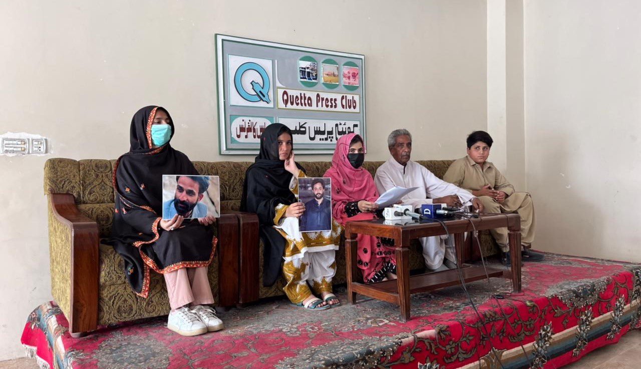 جیھند ءُ شیرباز نہ آمیدگس ءَ پیش کنگ بوتگ اَنت ءُ نہ  زنداناں گندگ بنت۔ کھول