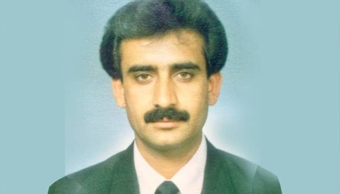 ملک  ھان مھمد مری  ءِ بیرانی ءِ گم ءَ گوں آئی کھول ءُ سنگتاں شریدار آں۔ رھیم بلوچ ایڈوکیٹ