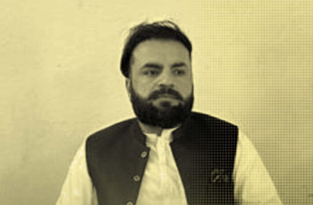 تمپ ءِ اسسٹنٹ کمشنر مھمد ھنیپ نورزھی مئے کِر ءَ بندیگ اِنت۔ بی ایل ایپ