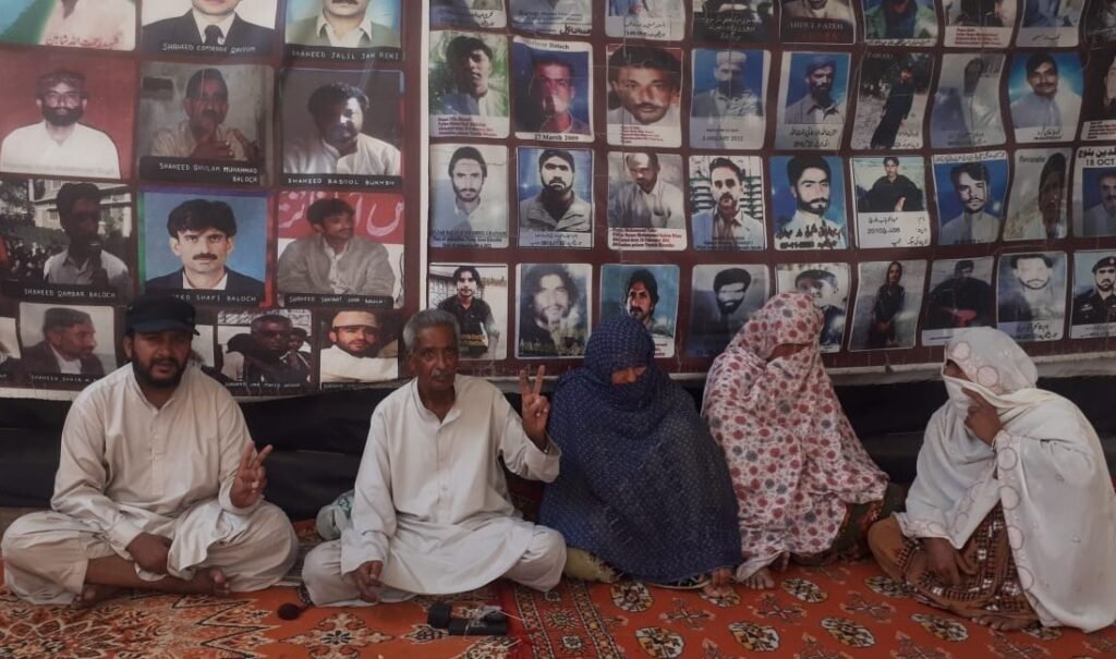 چہ ریاستی ادارھانی نیمگءَ بلوچانی  زوریں بیگواھی ءُ درکانودی کوش دودے جوڑ بیتگ۔  ماما کدیر  بلوچ