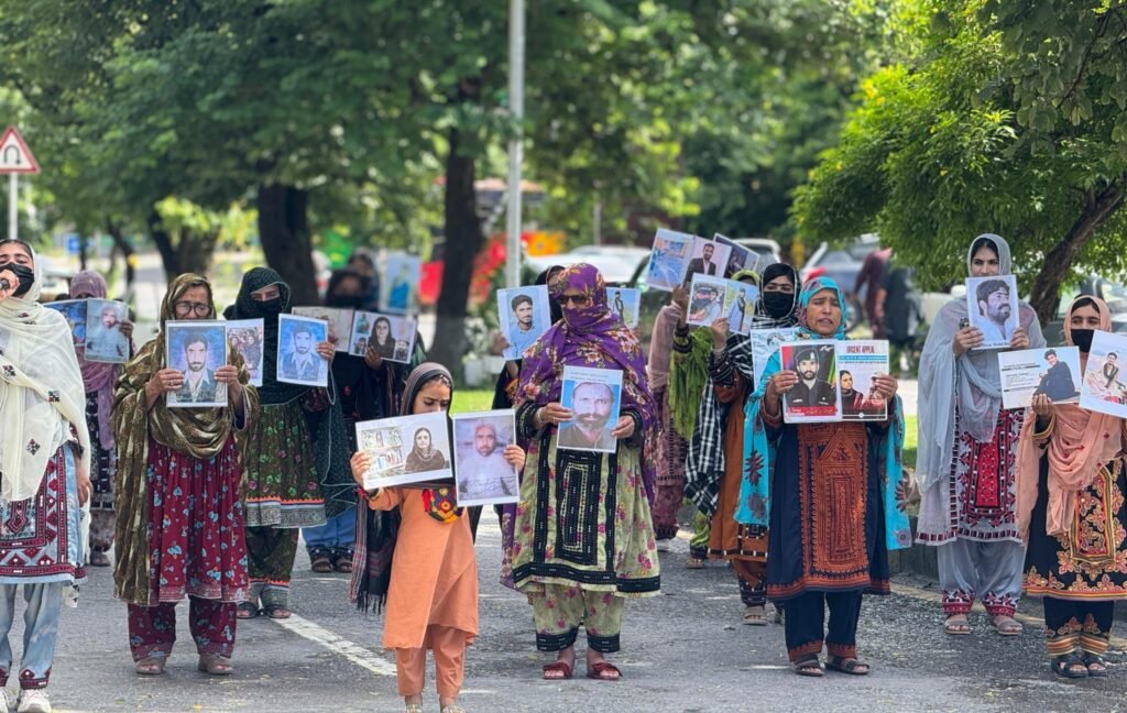 اسلام آباد زھرشانی ءِ پنجاہ روچ: انگت ءَ چی سرکاری جھگیراں کس پہ مئے لوٹانی گوشگ دارگ ءَ نہ یتکگ