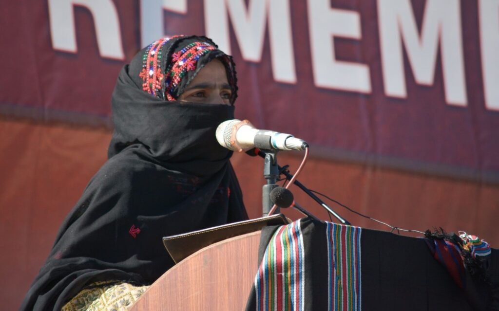 میان استمان ڈاکٹر ماہ رنگ ءَ ھوار پہ درسیں ریاستی زوراکیانی آماچیں سیاسی کارکناں توار چست بہ کنت۔ ڈاکٹر سبیہ بلوچ