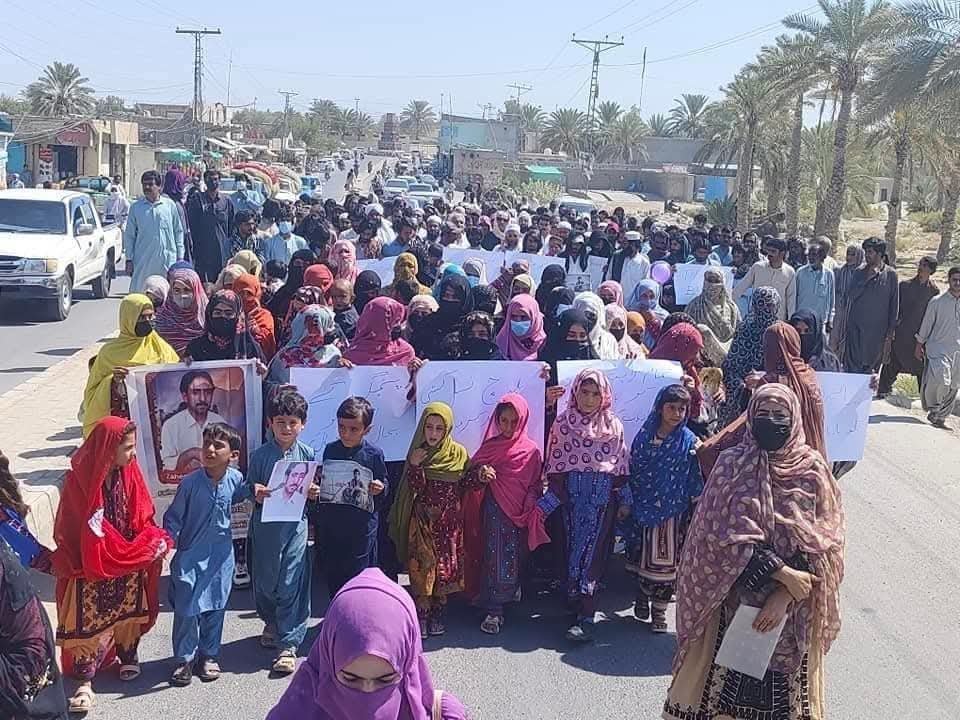تمپ ءَ کشندہ ٹولی ءِ کارمنداں  بی وائی سی ءِ روانک ءِ سر ءَ تیرگواری کرتگ