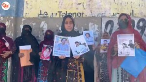 منی پت شش روچ اِنت بیگواہ اِنت پولیس مارا زھرشانی ءَنیلگ ءَ اِنت۔ ماہ زیب بلوچ