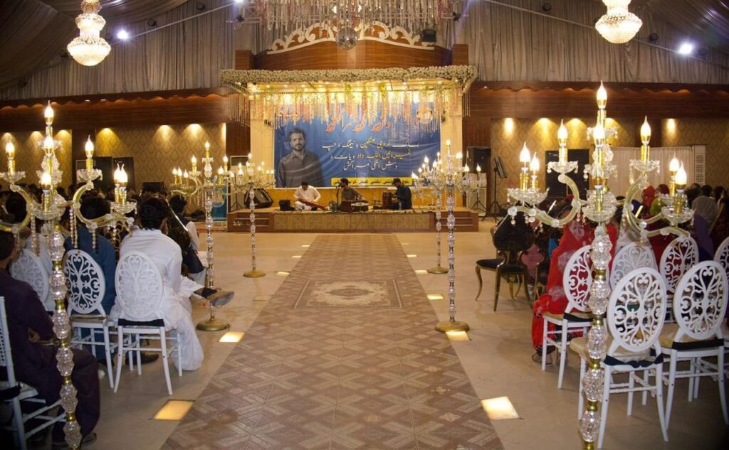 کراچی یونیورسٹی ءَ بساک ءِ نیمگ ءَ  مراگشے برجم دارگ بوتگ