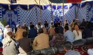 وی بی ایم پی ءِ چیرمین ءِ پس ءِ بیرانی ءَ مردم پہ دوا کنگ ءَ اتکگ اَنت