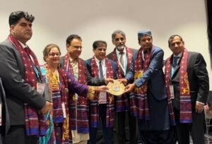 لندن ءَ میان استمانی سندھی کانپرنس ءَ سارنگ سندی ءَ داد دیگ بوتگ